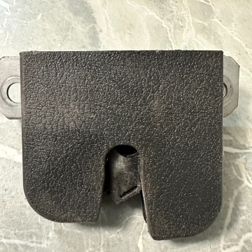 Zámok kapoty kufra Seat Ibiza 3, 6L6827505A