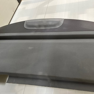 Zadné plato s elektrickou roletou a integrovaným brzdovým svetlom na Volkswagen Phaeton Lift 2011