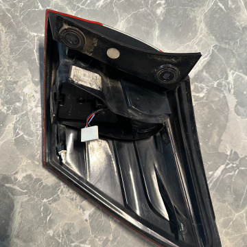 Nissan Qashqai zadné ľavé svetlo 89503184L-rosí sa