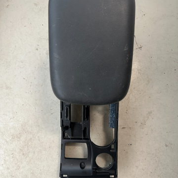 Stredová konzola Mitsubishi L200, 364XAV