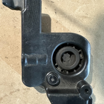 Držiak chladiča Renault Twingo 3, 215144561R