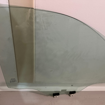 Sklo dverí predné pravé Nissan Pilkington  43R-011583