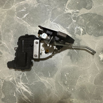 Zámok dverí Dacia Spring 3039254