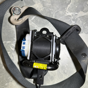 Bezpečnostný pás Mitsubishi L200, 1111867, K72A4